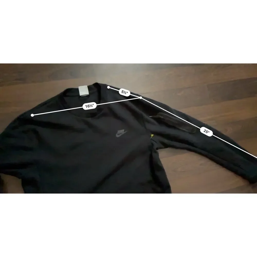 Nike sportswear tech